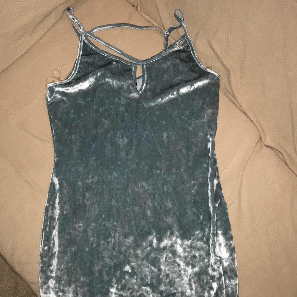 Popular basics dress new with no tags